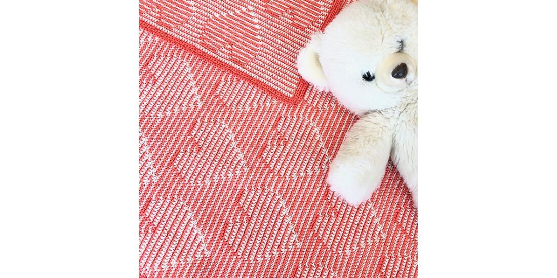 2019-08-10 Baby Blanket Robin 1